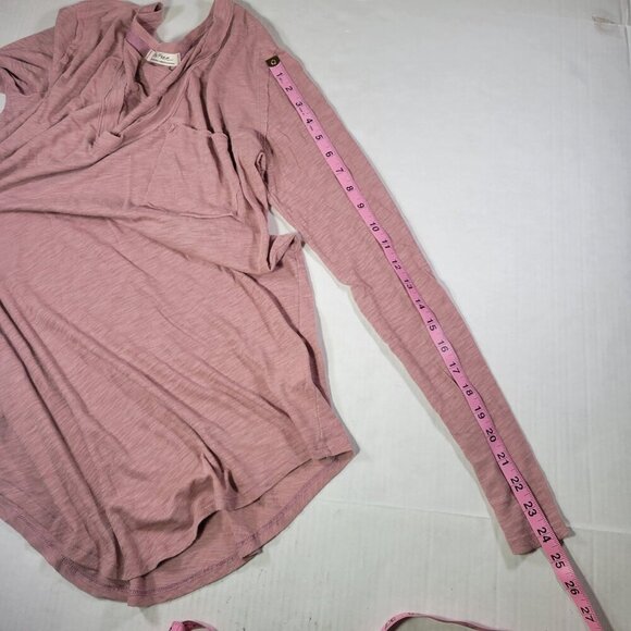 We The Free Women Cotton Blend Pink Long Sleeve V-Neck Pocket Tee Size Medium - Picture 8 of 9